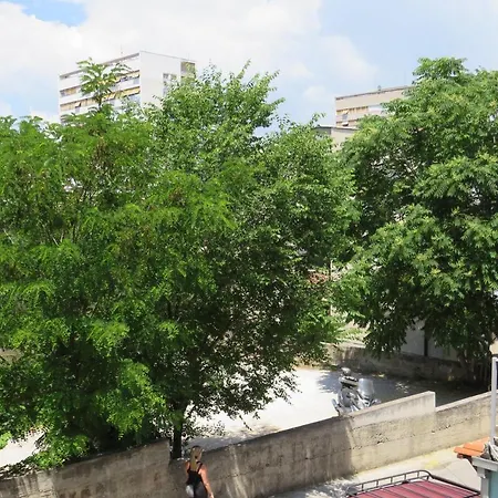 B Apartment Split