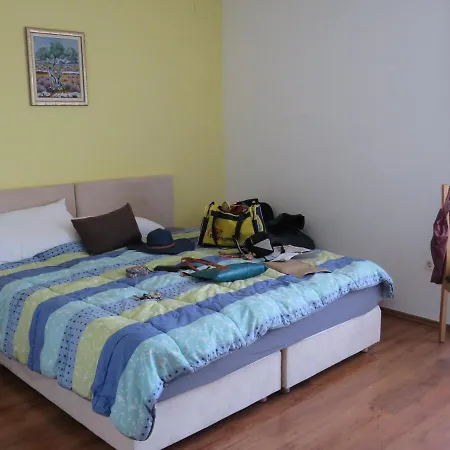 B Apartment *