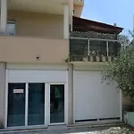 B Apartment *