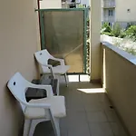 B *